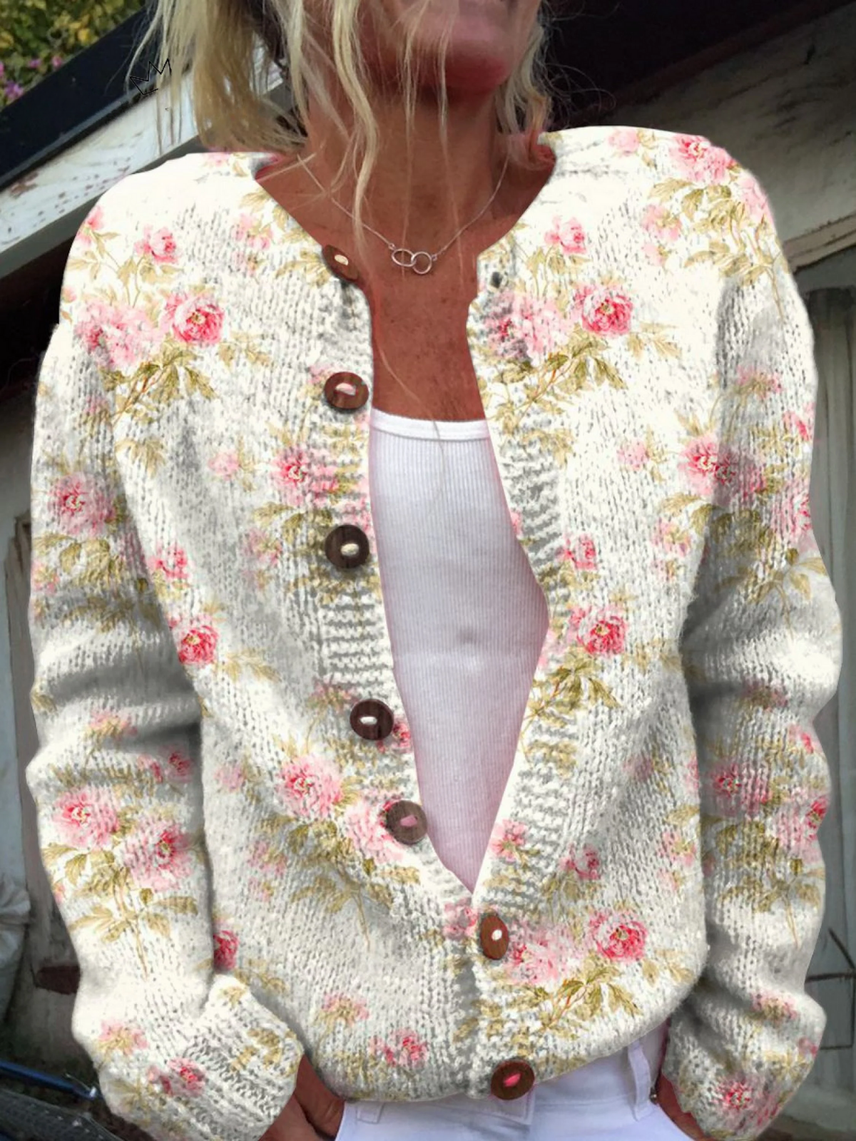 Lieke | Cardigan met roze bloemen en groene blaadjes
