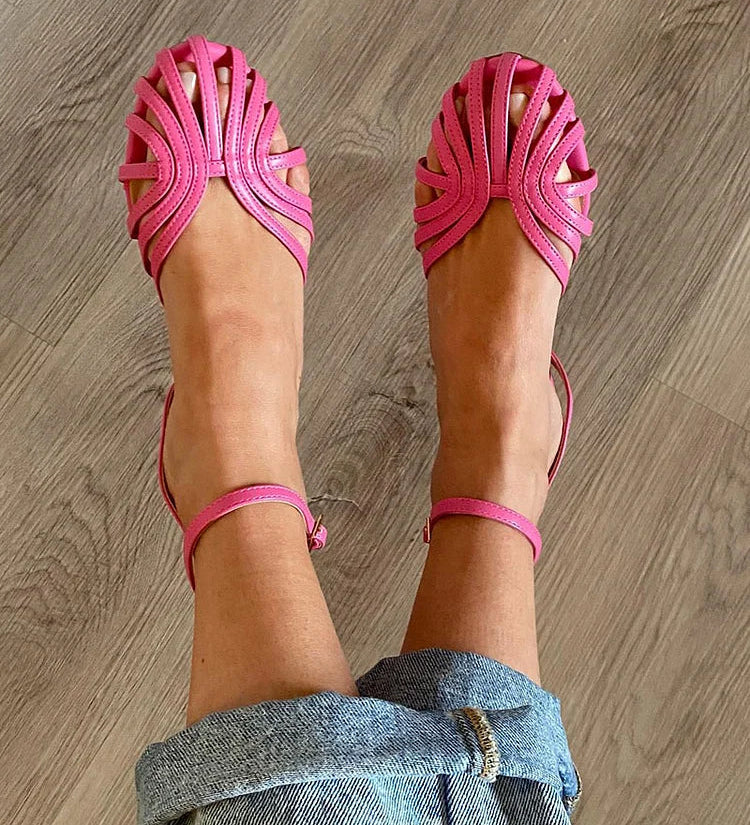 "Vittoria | Gouden Sieraden Sandalen" can be rewritten as "Vittoria | Sandalen met Gouden Sieraden".