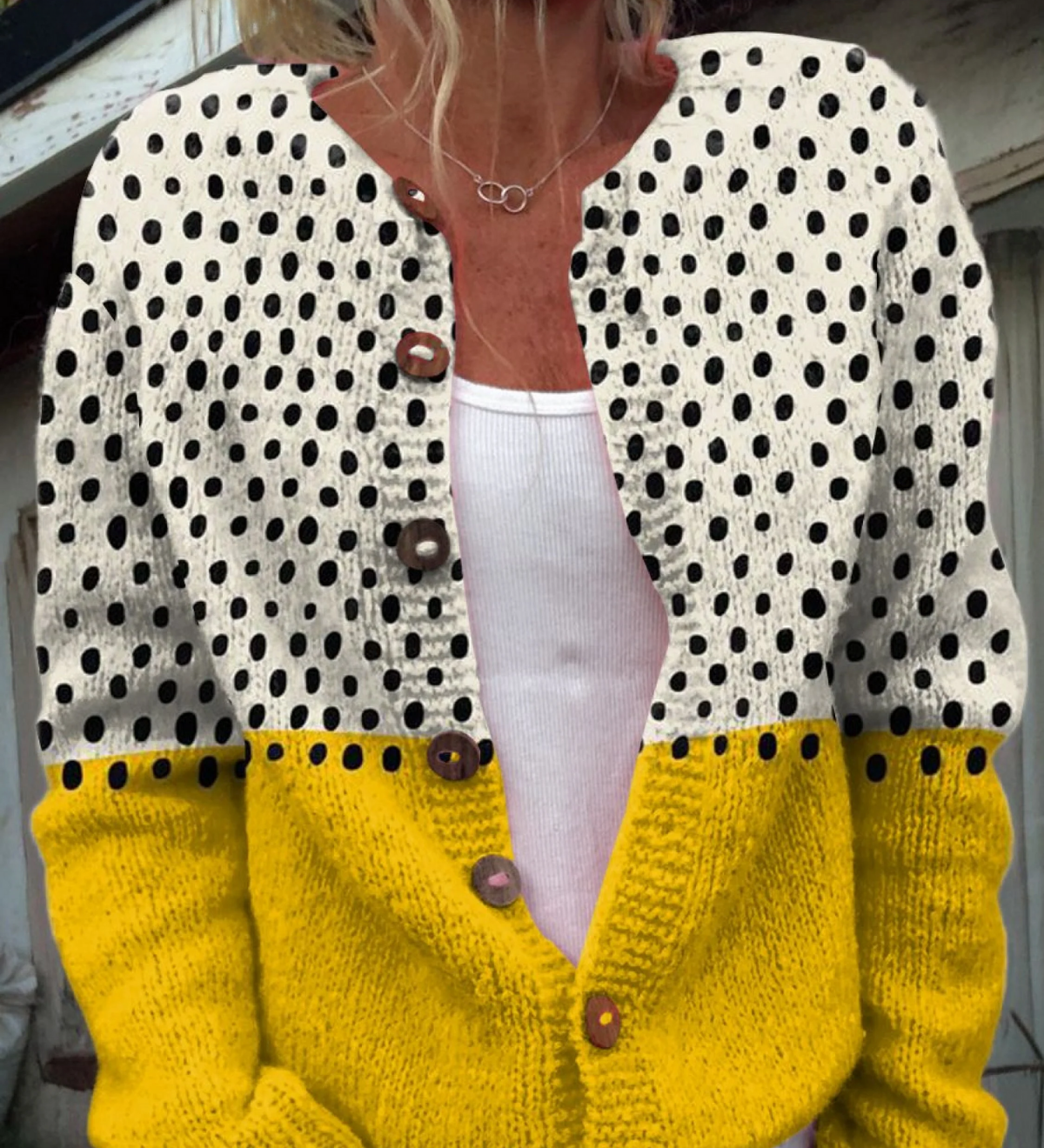 Suze | Gele cardigan met geometrische stippen
